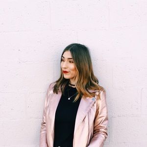 Meet your Posher, Vivian